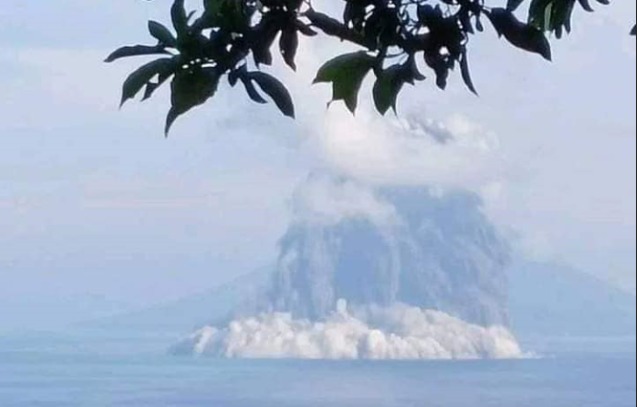 В Тихом океане проснулся подводный вулкан