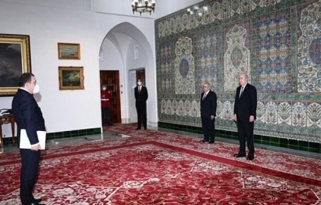 Посол Азербайджана вручил верительные грамоты президенту Алжира