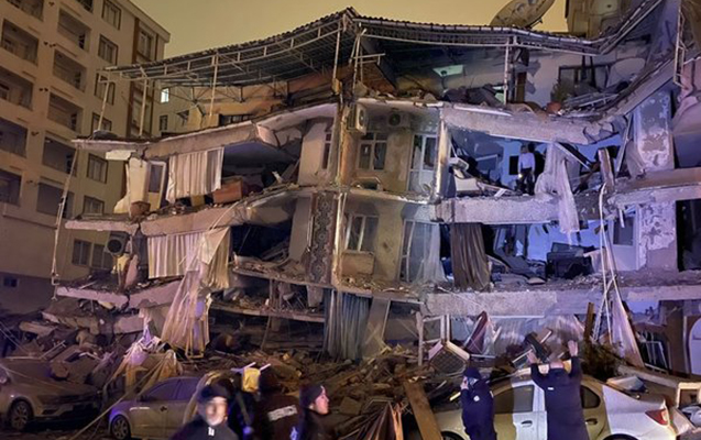 Число погибших в Турции превысило 12 тысяч человек