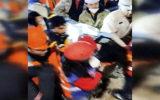 dagintilar-altindan-142-saat-sonra-cixarilan-muellimin-ilk-isteyi-cay-oldu