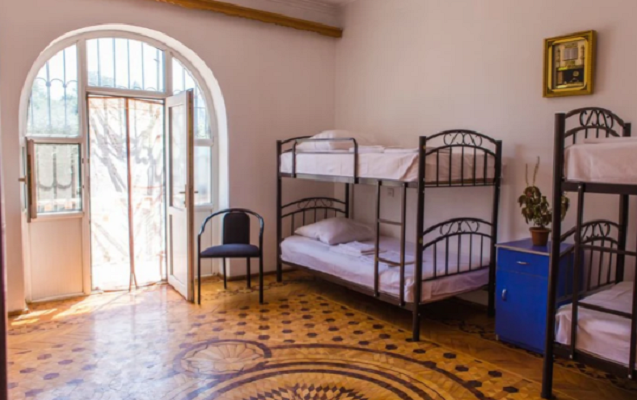 bakida-20-yasli-oglan-hostelde-mektub-qoyub-yoxa-cixdi