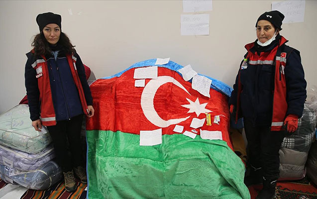 azerbaycandan-gonderilen-yardimlardaki-qeydler-duygulandirdi