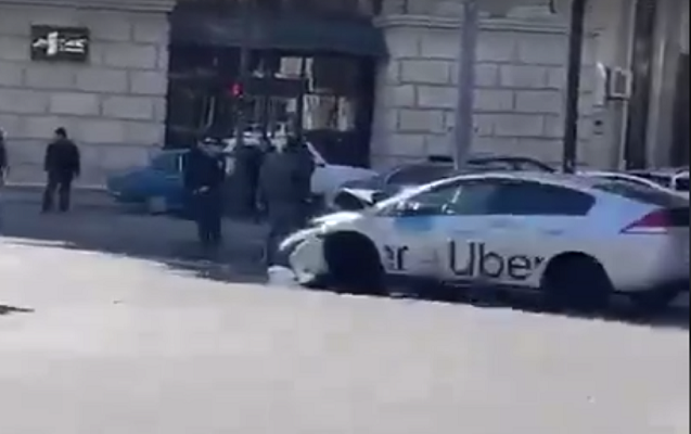 bakinin-merkezinde-uber-qeza-toretdi