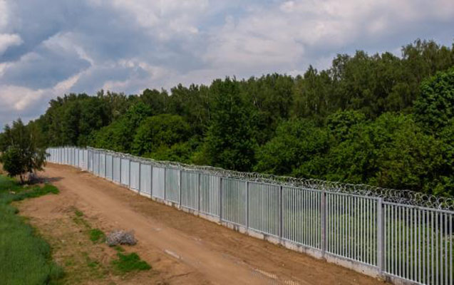 polsa-bu-olke-ile-serhedde-maneeleri-uzatdi