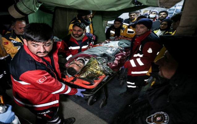 zelzelenin-278-ci-saatinda-xilas-edildi