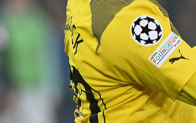 borussia-dortmund-formalarini-zelzelden-zerercekenler-ucun-herraca-cixardi