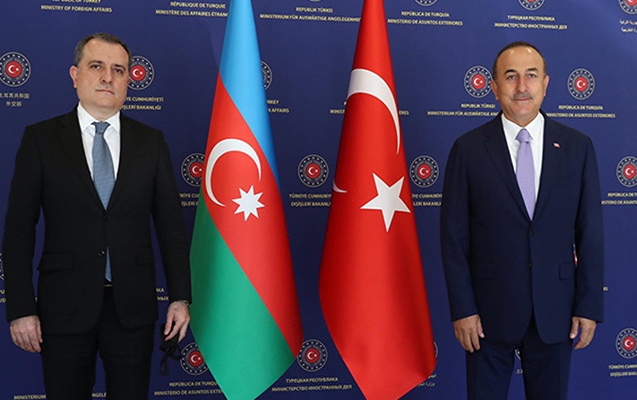 Ceyhun Bayramov Çavuşoğluna zəng etdi