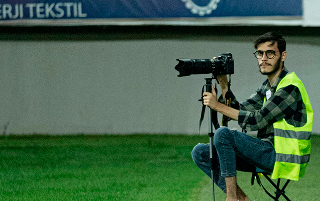 qarabag-50-manata-gore-fotoqrafi-ile-yollarini-ayirdi