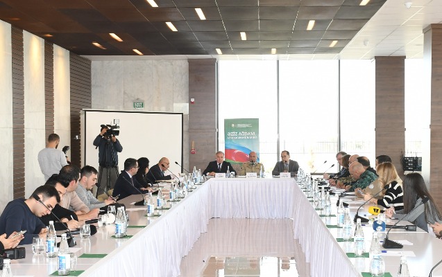 agdamda-minalardan-ve-partlamamis-herbi-sursatlardan-temizleme-uzre-isci-qrupun-iclasi-kecirilib