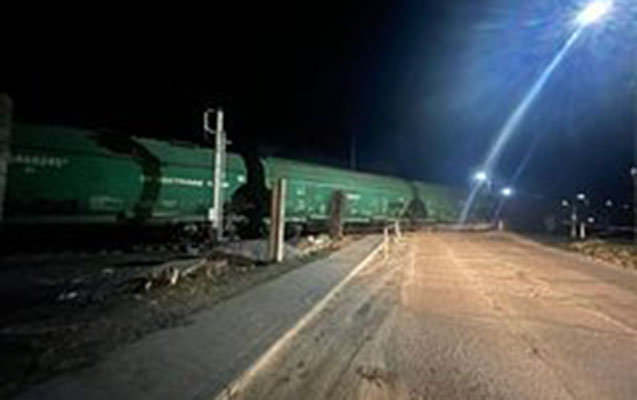 kiyev-yaxinliginda-yuk-qatari-relsden-cixib