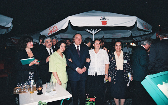 heyder-eliyevin-tapsirigi-ile-cinde-axtarilan-hediyye