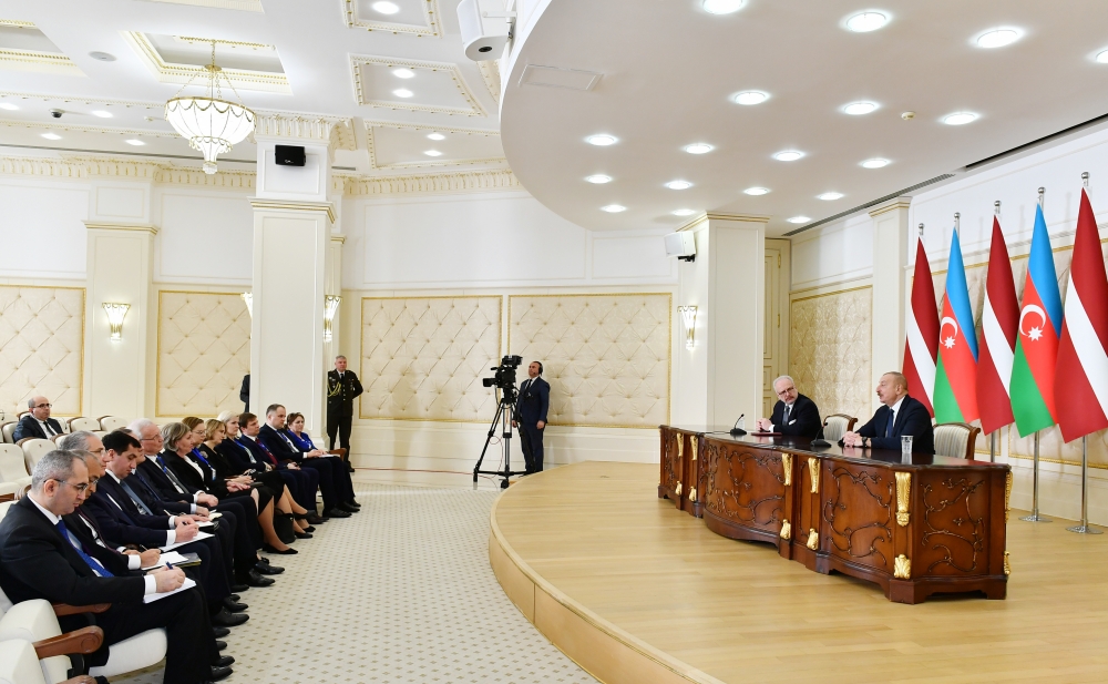 azerbaycan-ve-latviya-prezidentleri-beyanatlarla-cixis-etdiler