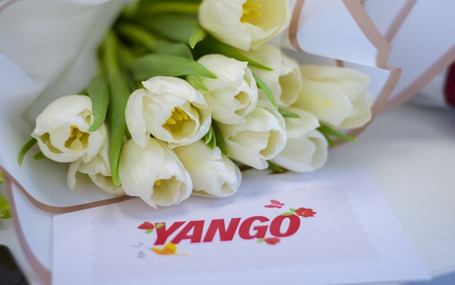 yango-qadin-suruculeri-8-mart-munasibetile-tebrik-edib