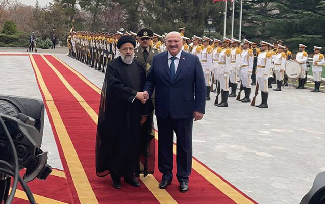 Lukaşenko İran Prezidenti ilə görüşdü - Foto