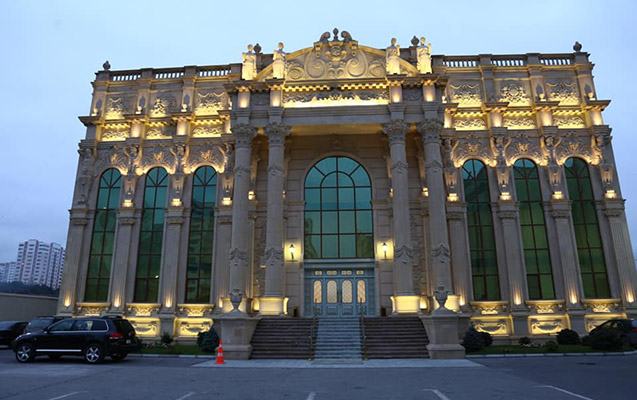 bakidaki-meshur-restoran-sahibleri-cerimelendi