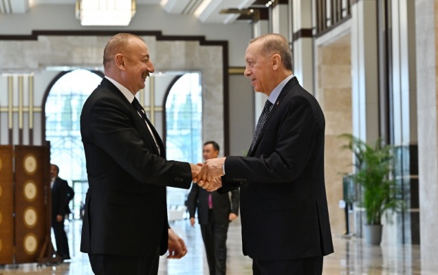 Эрдоган встретил Ильхама Алиева на саммите