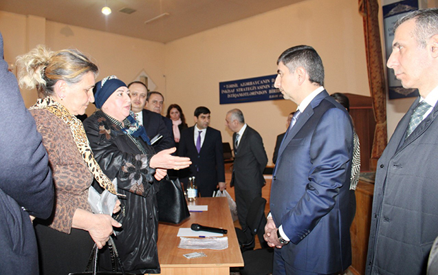 icra-bascisi-yeni-yasamal-sakinleri-ile-gorusdu