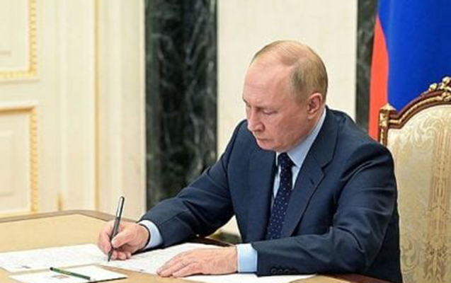 Putin Azərbaycanla pensiya təminatına dair sənəd imzaladı