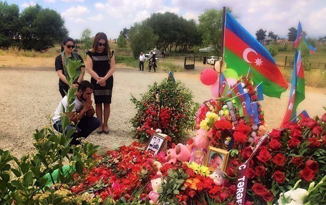 sebine-mirzeyeva-zehranin-ailesine-bas-cekdi