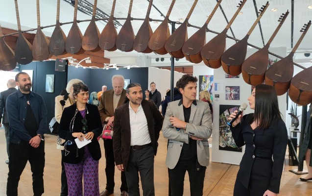 azerbaycan-art-shopping-carrousel-du-louvre-beynelxalq-muasir-incesenet-festivalinda