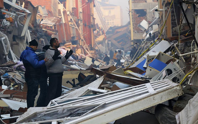 turkiyedeki-zelzelede-olenlerin-sayi-artdi