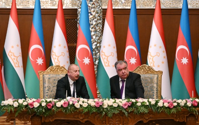 azerbaycan-tacikistan-senedleri-imzalandi
