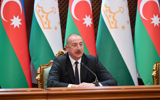 ilham-eliyevin-serefine-resmi-ziyafet-verildi
