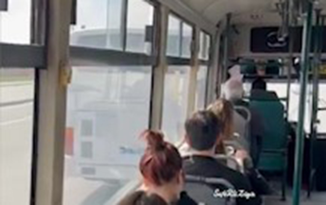 bakida-avtobuslar-yarisa-cixdi