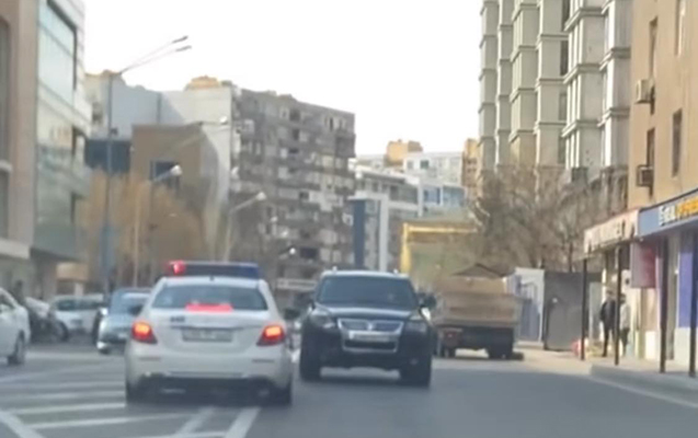 eks-istiqametde-masin-suren-telebe-imis