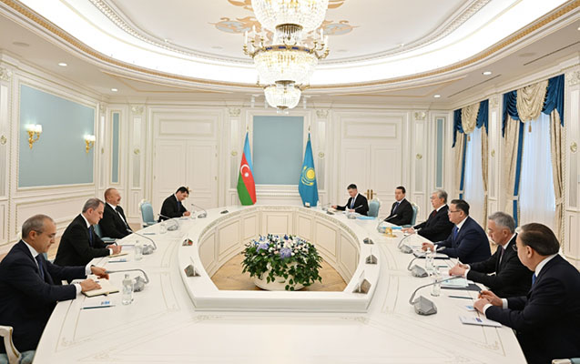 prezidentlerin-mehdud-terkibde-gorusu-oldu