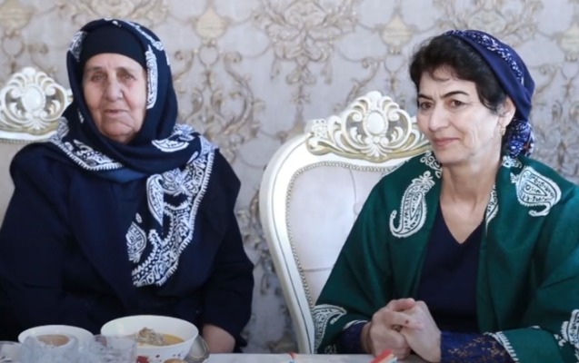 qazaxistanda-yasayan-naxcivanlilarin-pasportuna-niye-iranli-yazilib