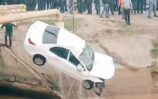 beyleqanda-herbci-masini-kanala-asirdi