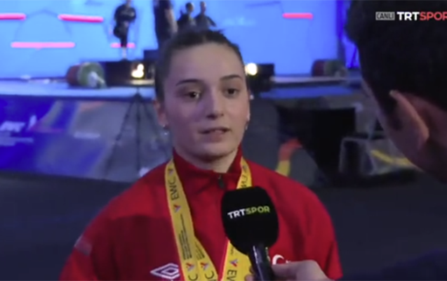 Daha bir terk idmançı İrəvanda qızıl medal qazanıb “Azərbaycan” dedi -