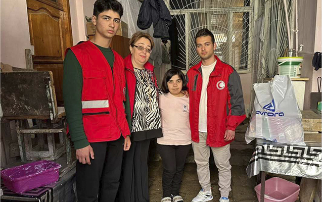 avrora-mmc-azteminatli-ailelere-bayram-sovqati-catdirdi