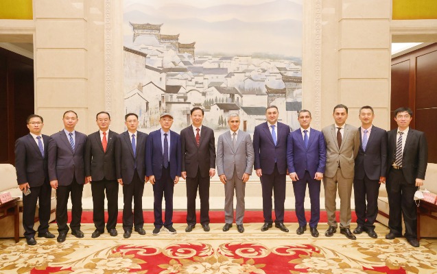 cindeki-azerbaycan-medeniyyetine-pencere-pavilyonu-ziyaretci-axini-ile-secilir