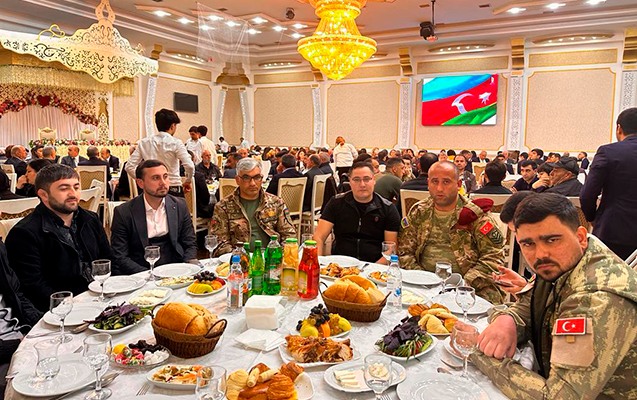suraxanida-iftar-sufresi-acilib