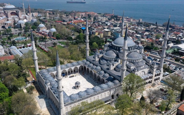 sultan-ehmed-mescidi-temirden-sonra-ibadete-acildi