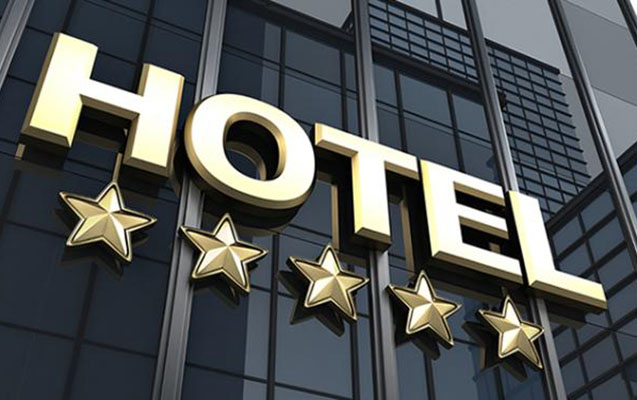 hotellerde-qalanlarin-yaridan-coxu-xaricilerdir