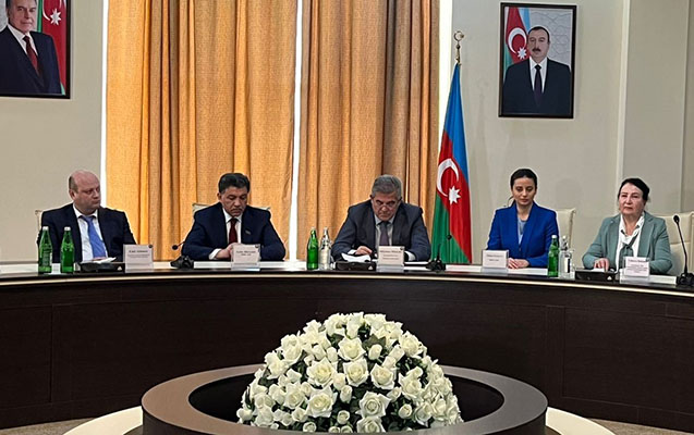 qaradagda-gozlere-nur-veren-sefqetli-insan-movzusunda-deyirmi-masa-kecirildi