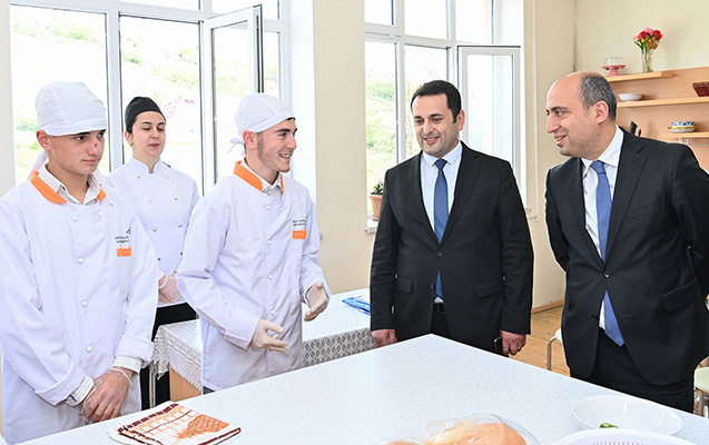 emin-emrullayev-qusarin-hil-kendindeki-mektebde