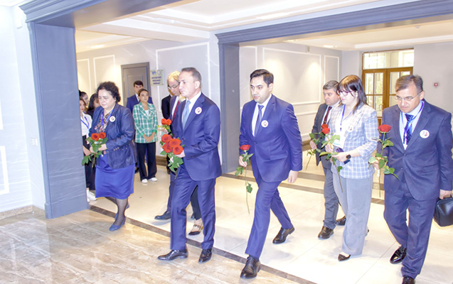 baau-da-heyder-eliyev-zirvesi-konfransi-oz-isine-baslayib