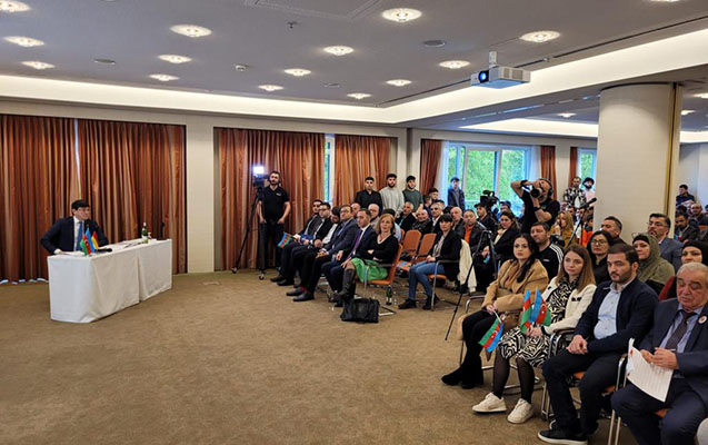 hamburqda-heyder-eliyev-ili-cercivesinde-azerbaycan-icmasi-ile-gorus