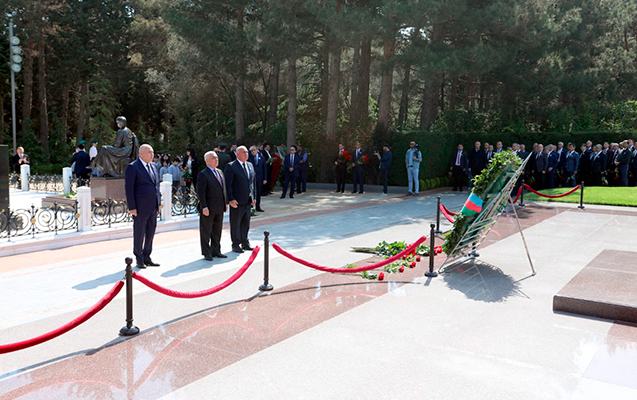 azerenerji-muasir-energetikanin-banisi-filmini-teqdim-etdi