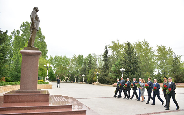 samaxida-heyder-eliyevin-100-illiyi-ile-bagli-tedbir-kecirildi