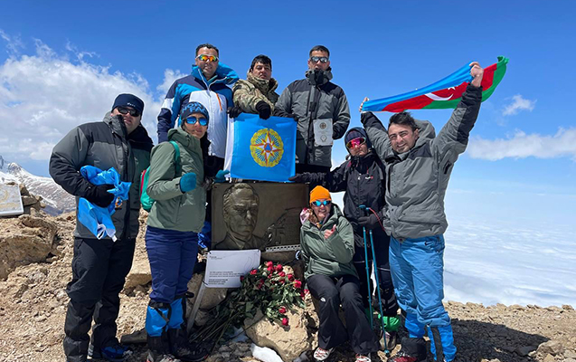fhn-in-bir-qrup-emekdasi-heyder-zirvesine-yurus-edib