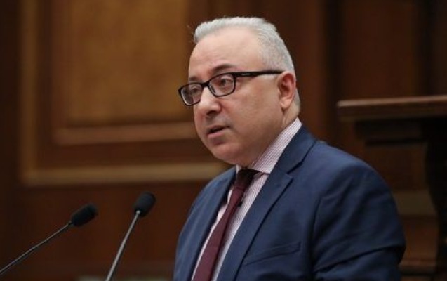 rusiya-bize-ved-etdiyi-ve-pulunu-odediyimiz-silahlari-vermeyib