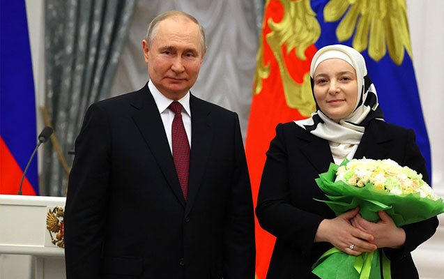 putin-kadirovun-heyat-yoldasini-mukafatlandirdi