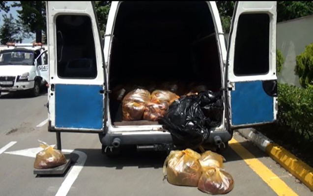 ismayillida-avtomobilde-2-tona-yaxin-at-eti-askarlandi