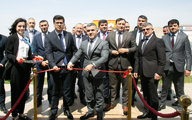bank-respublika-sederek-ticaret-merkezinde-yeni-filialini-acdi