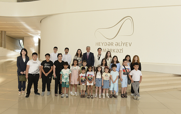 xezer-rayonundan-olan-sehid-ovladlari-heyder-eliyev-merkezini-ziyaret-etdi